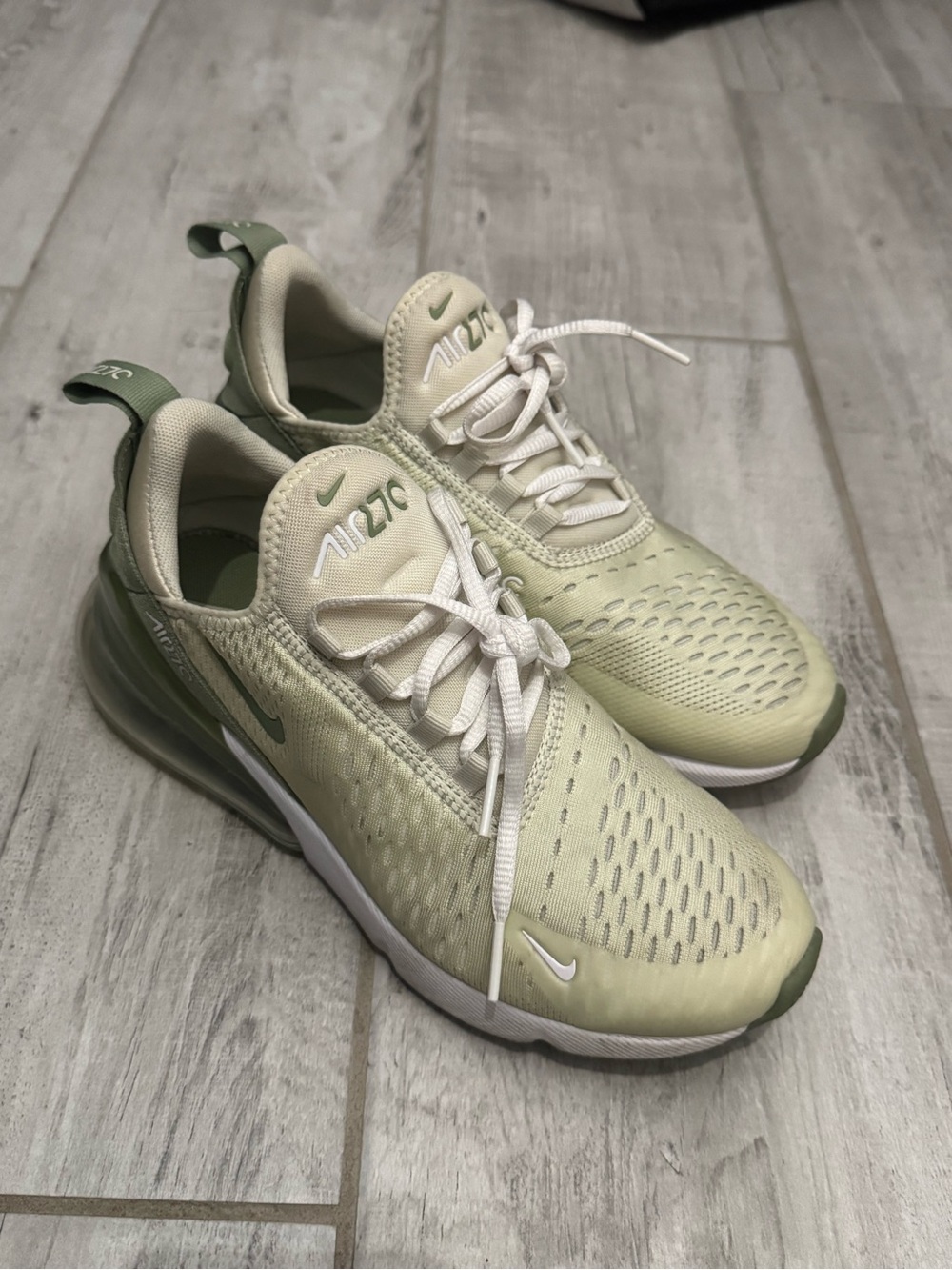 nike airmax 270s